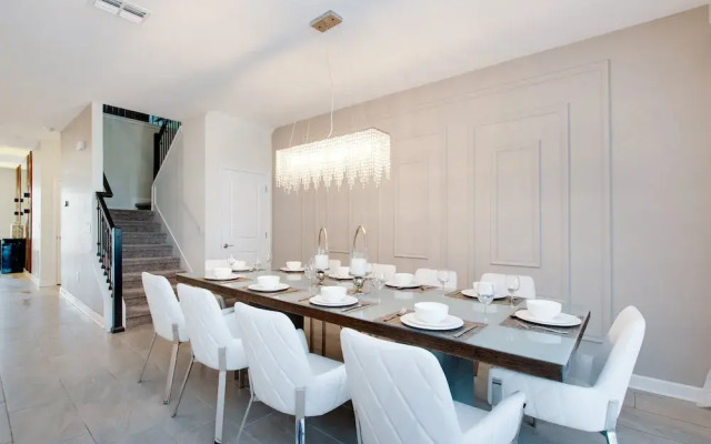 9 Bed 5 Ba Villa with Games, Pool & Spa