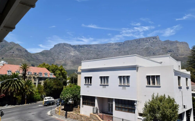 Contemporary 4 Bedroom Home