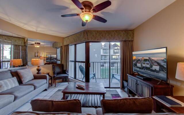 Two Bedroom two and Half Bath Condo Walking Distance to The Hangout