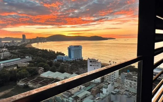 Stunning Ocean View Apartment in FLC Sea Tower