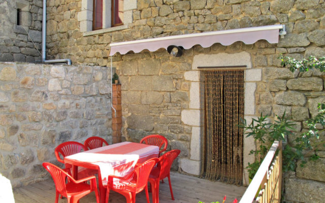 Holiday Home Le Rouge Borne (LVS110)