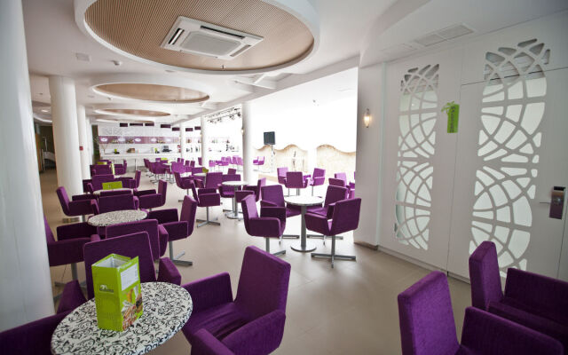 Riviera Beachotel - Recommended for Adults
