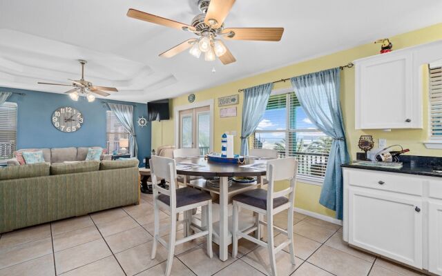 Salt Life Bay Getaway