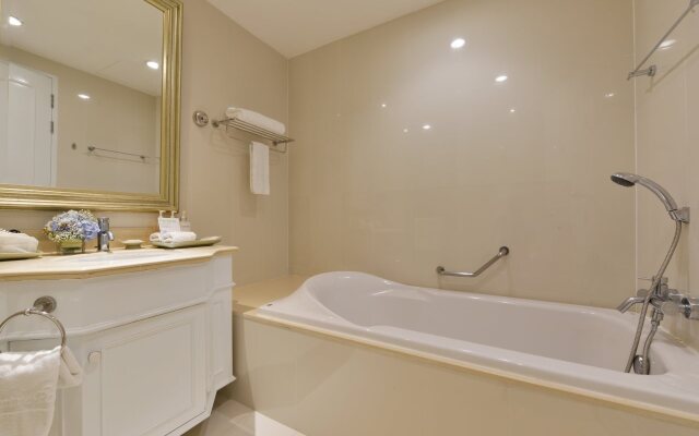 Centre Point Plus Hotel Silom