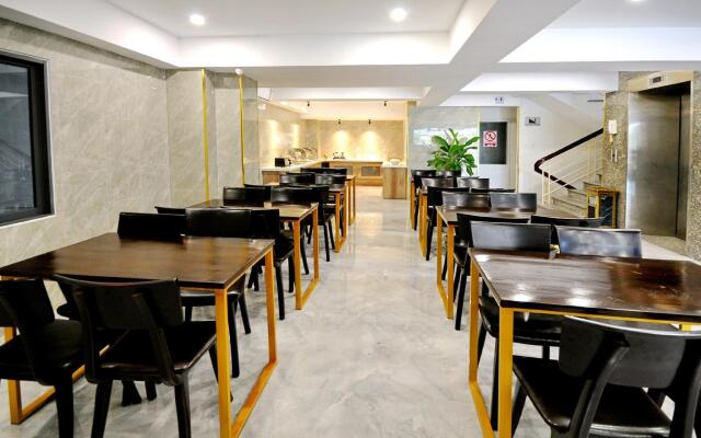 Golden Lotus Hotel