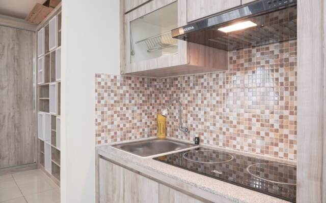 Comfort And Minimalist Studio At Amethyst Apartment