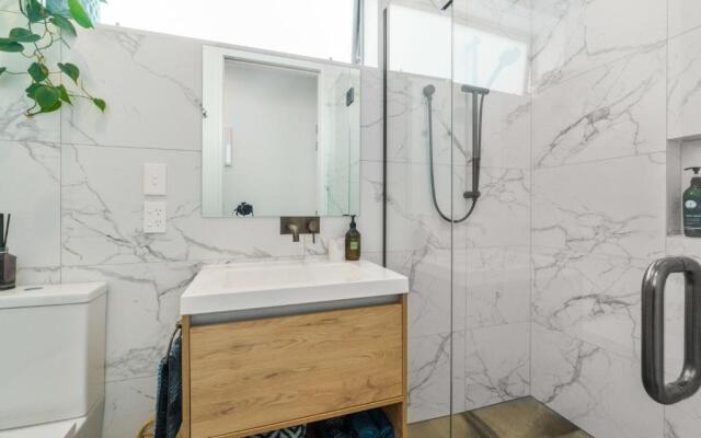 Harbour View - Westmere Holiday Apartment