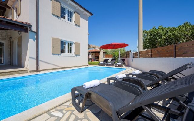 Villa Ena Strani?i