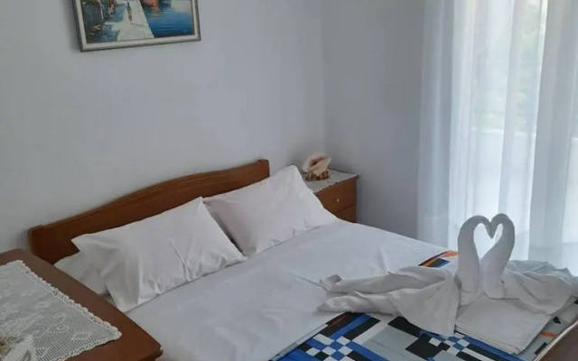 Impeccable 2-bed House in