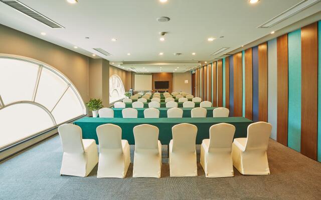 Holiday Inn Express Nanjing Xuanwu Lake by IHG