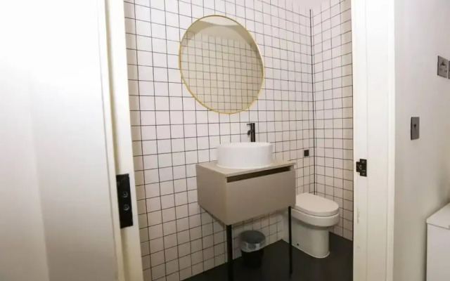 The Nichols Building Spacious 3-bedroom Apartment
