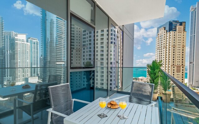 LUX Contemporary Suite Marina View 3