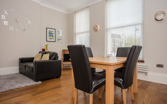 2 Bedroom Apartment in Clapham Accommodates 3