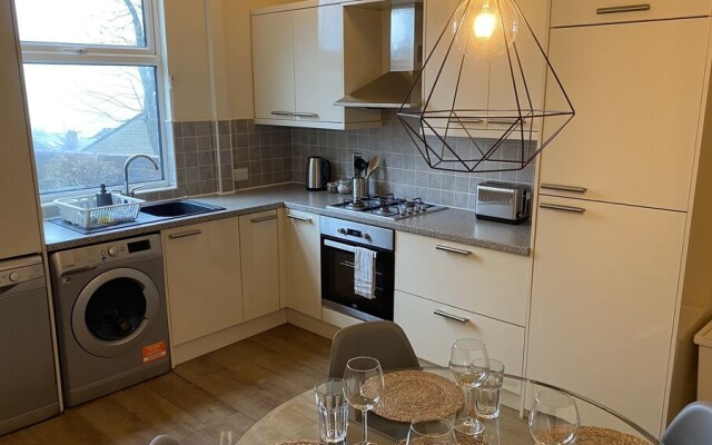 Charming 4-bed Town House in Crookes, Sheffield