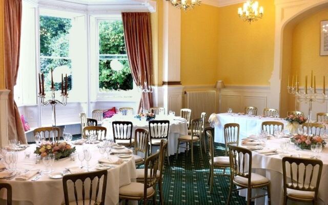 Oakwood House Hotel