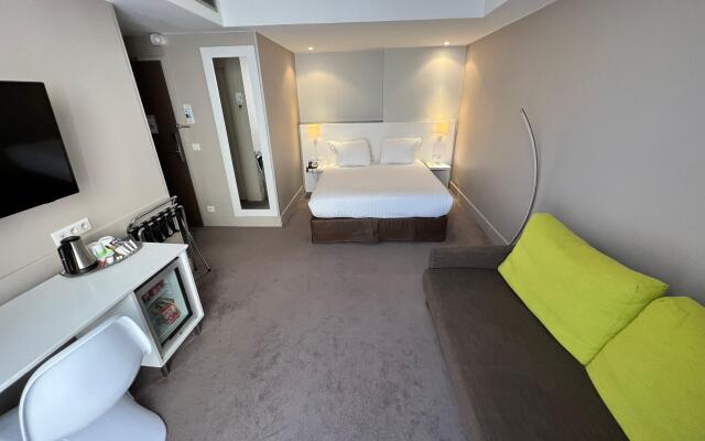 Holiday Inn Paris - Auteuil, an IHG Hotel