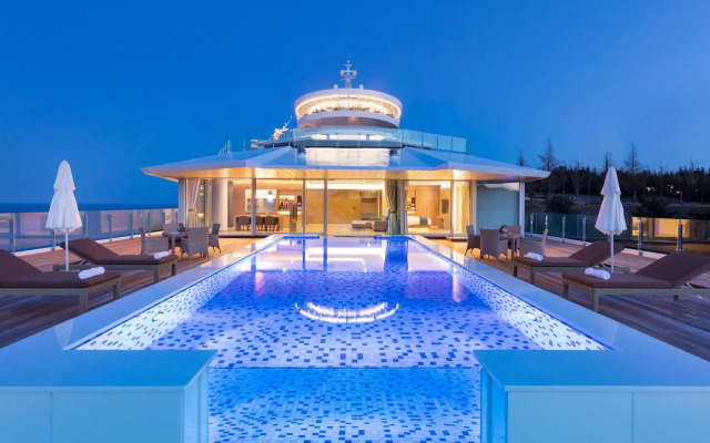 Sun Cruise Resort and Yacht