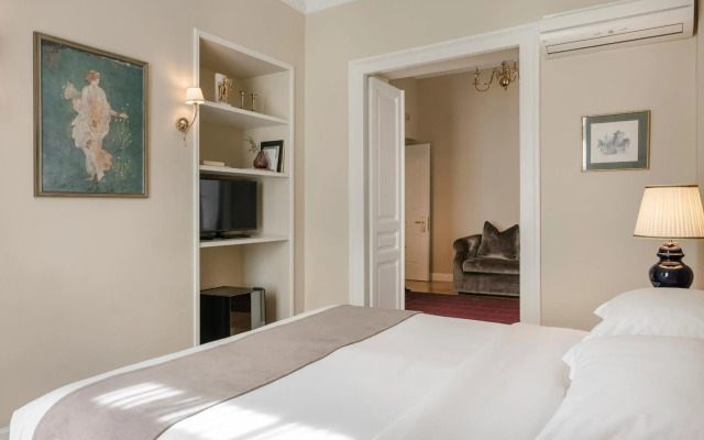 Noble Suites