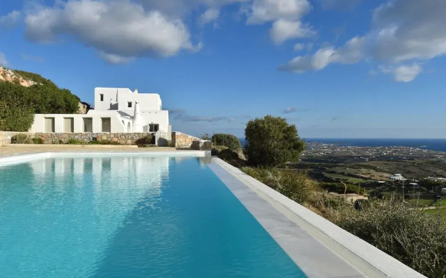 Deluxe Villa Infinity Pool And Helipad By Villarentalsgr