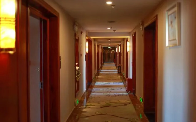 Baoshan Minghe Hotel