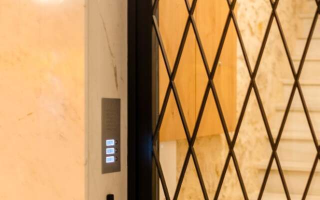 Chandakos 8 Design Apartments