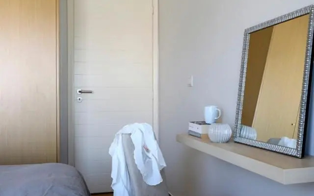 ATHENS Tower 2 BDRs / 2 BATHs luxury roof top residence