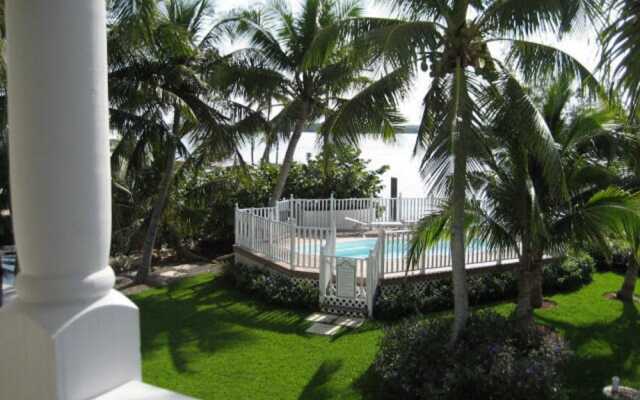 Tarpon Flats Inn and Marina