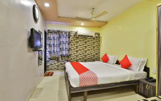 Hotel Signature by OYO Rooms
