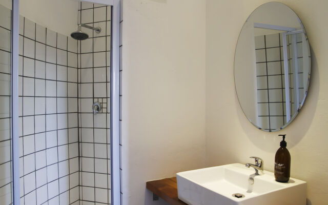 Kogman and Keisie Guest Farm