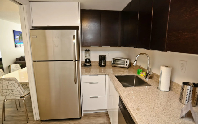 NUOVO Miami Apartments at Coconut Grove