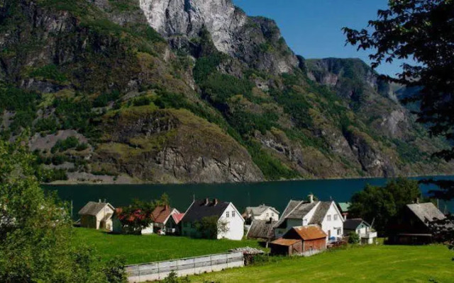 Visit Undredal