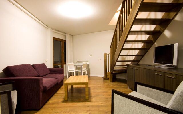 Hotel y Apartamentos SNO Isaba