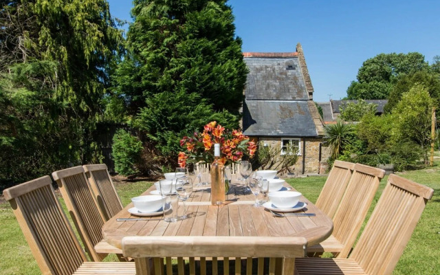 Atherstone Farmhouse & Cottage