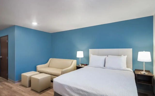 WoodSpring Suites Chicago Addison