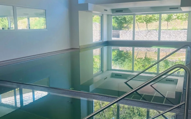 NUHR Medical - Hotel & Restaurant