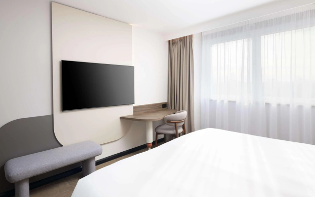 Mercure London Earls Court - Image 5