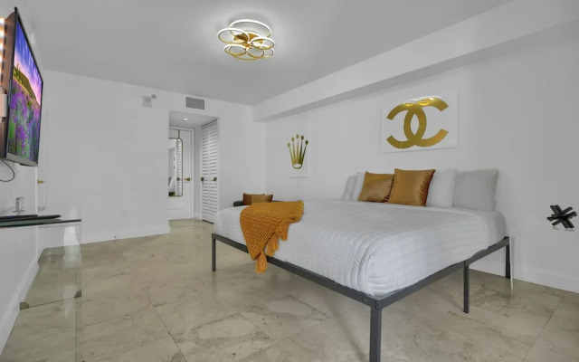 Zeus Sanctuary in Brickell Miami