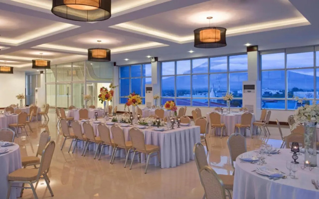 Hotel St Ellis