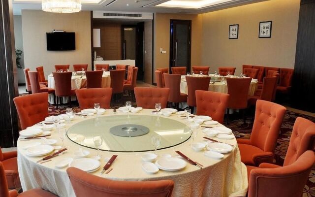 Golden Phoenix Hotel