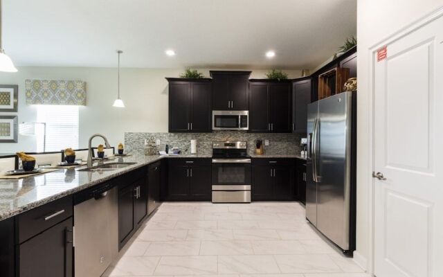 Champions Gate-9048sltstdjil 8 Bedroom Home