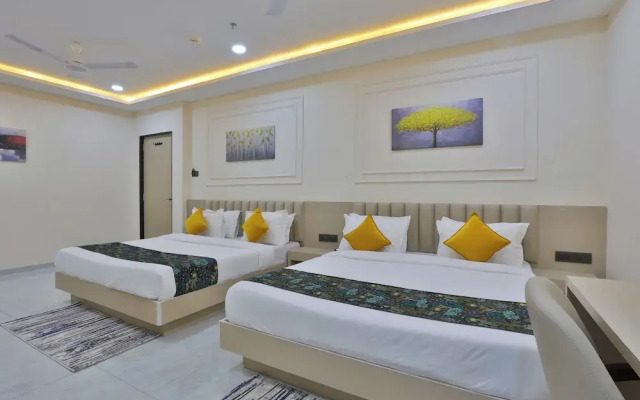 Hotel The Grand Radhey