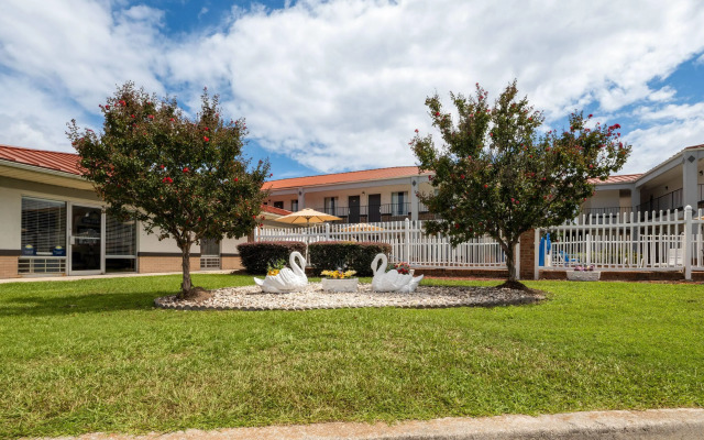 Days Inn by Wyndham Augusta Wheeler Road