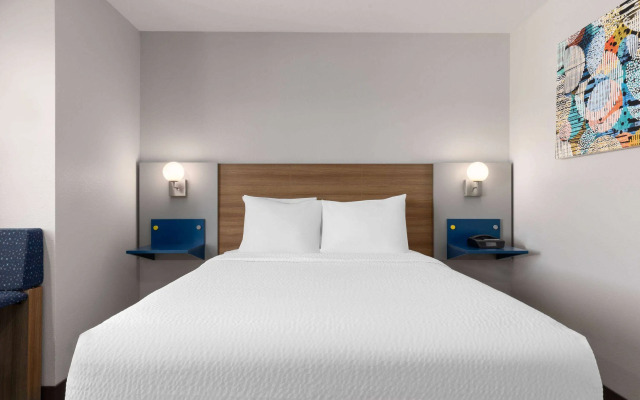 Microtel Inn & Suites by Wyndham Tracy