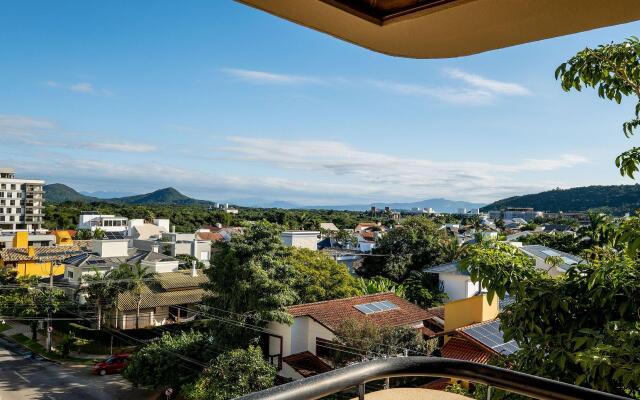 Apto com churrasqueira a 3min da praia EST403