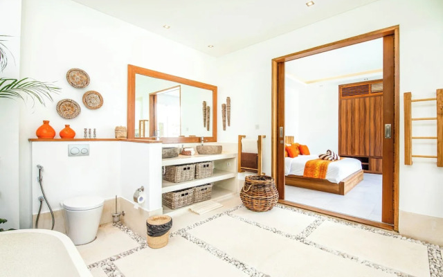 Modern 4 BR Villa 400m to the Beach in Canggu