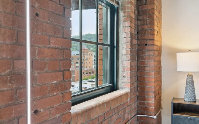 Historic Loft Retreat With Pool