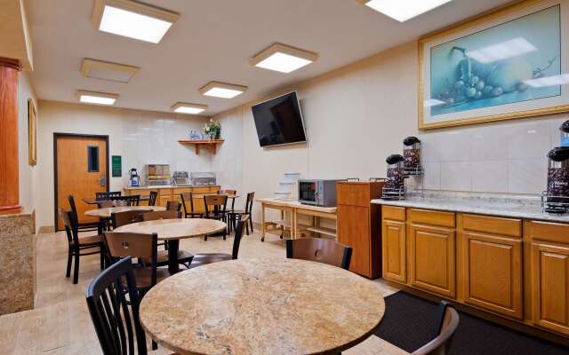 SureStay Plus Hotel by Best Western Mesquite