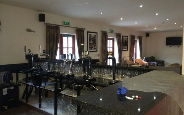 T A Cable T/A The Crown & Sceptre