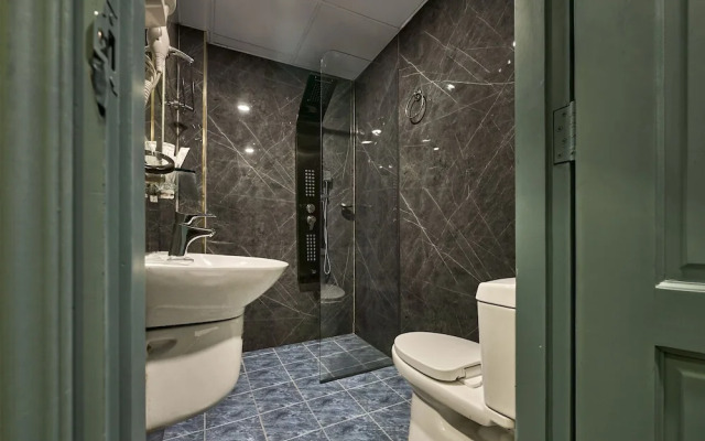 The Passion Lux Airport Hotel Apartment