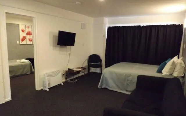 Raceway Motel